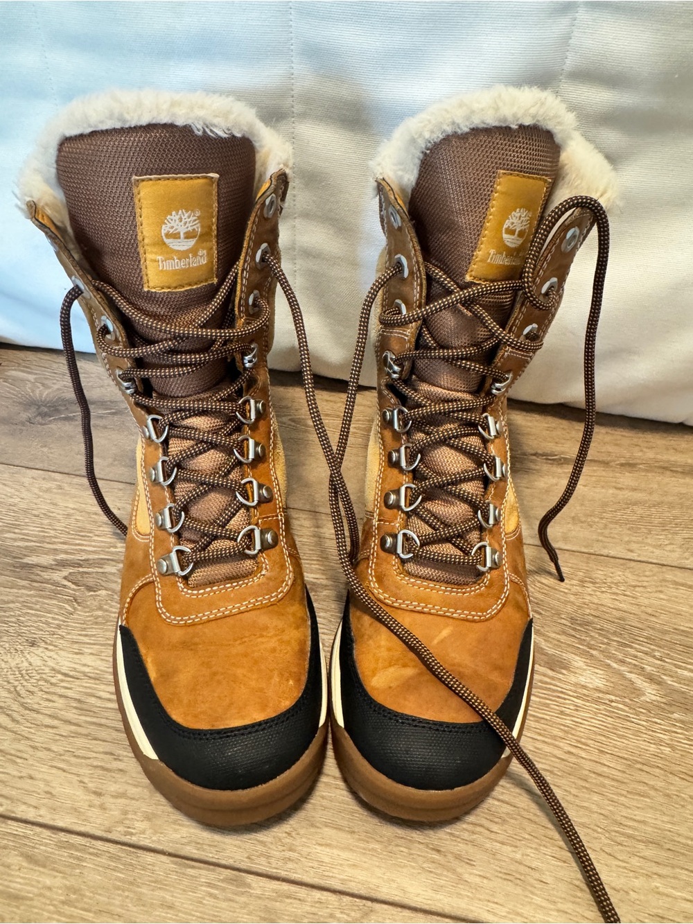 Timberland Women's Tan and Black Lace-Up Waterproof Winter Boots